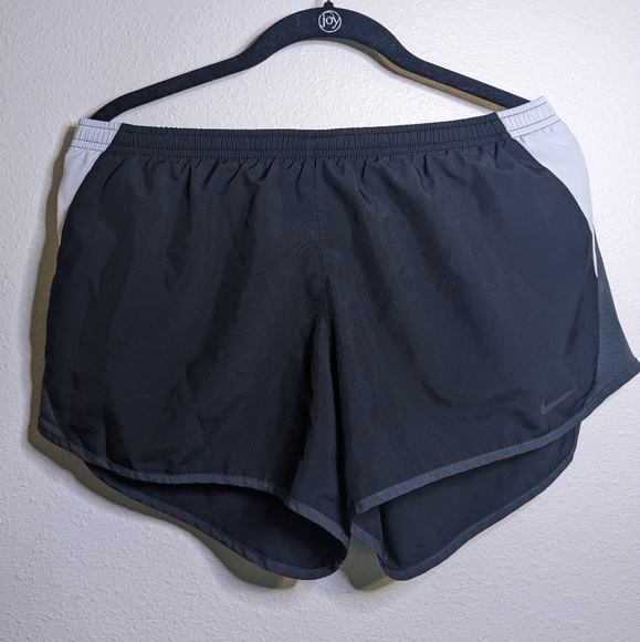 Nike|| Running shorts Dri-Fit size Medium gently used - Picture 1 of 7
